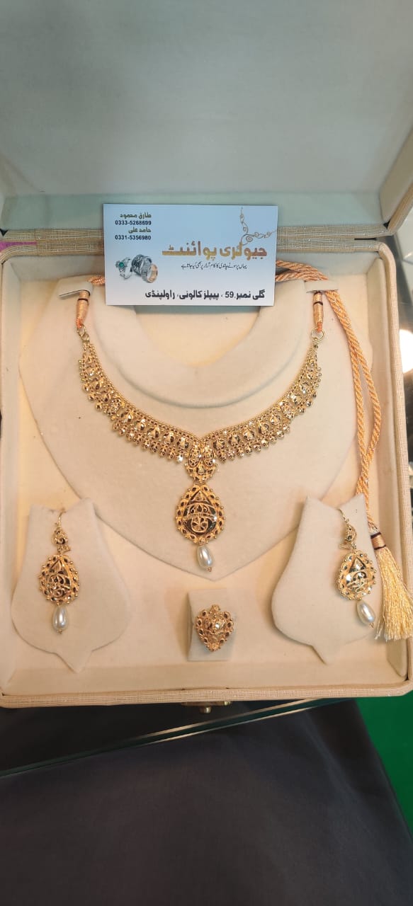 Royal Antique Gold Choker Necklace with Ruby Stone