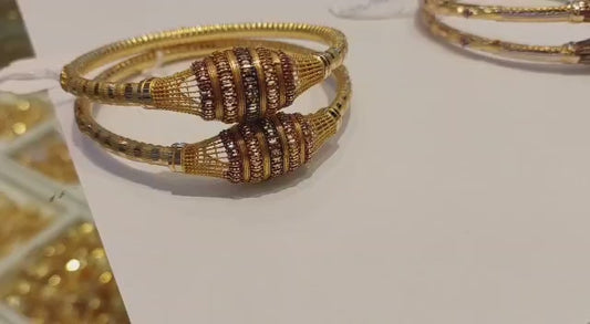 Classic 22K Gold Bangles – Traditional Design (Pair)